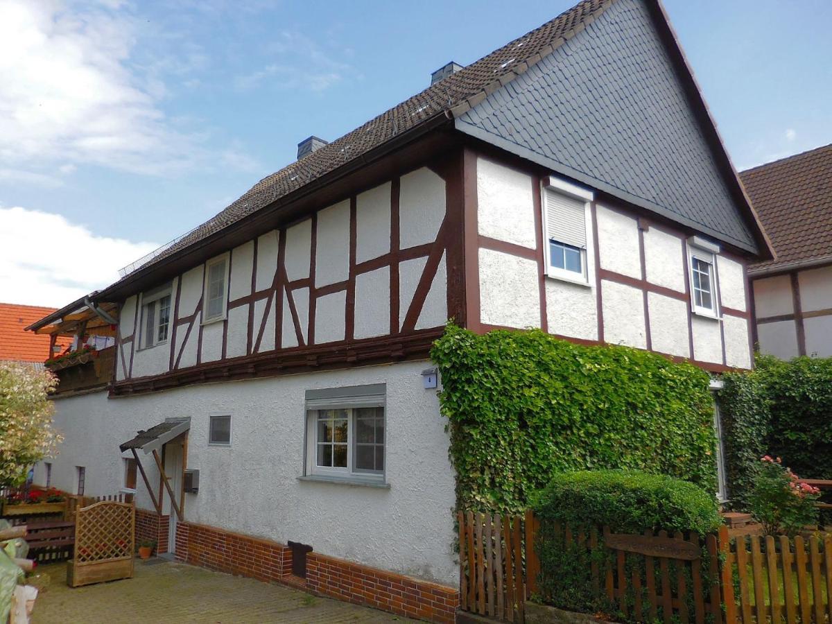 Small Apartment In Hesse With Terrace And Garden Frielendorf Bagian luar foto
