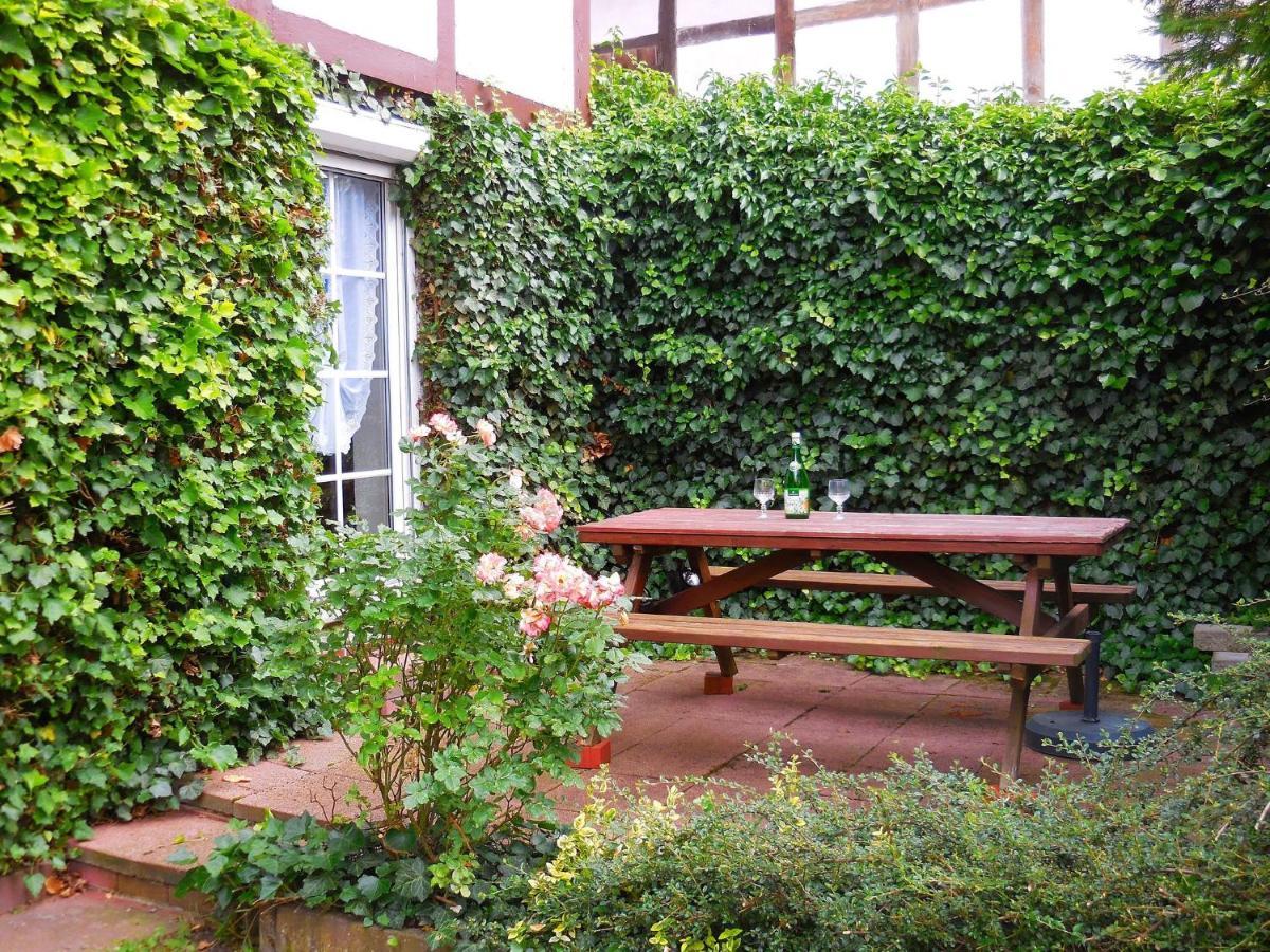 Small Apartment In Hesse With Terrace And Garden Frielendorf Bagian luar foto