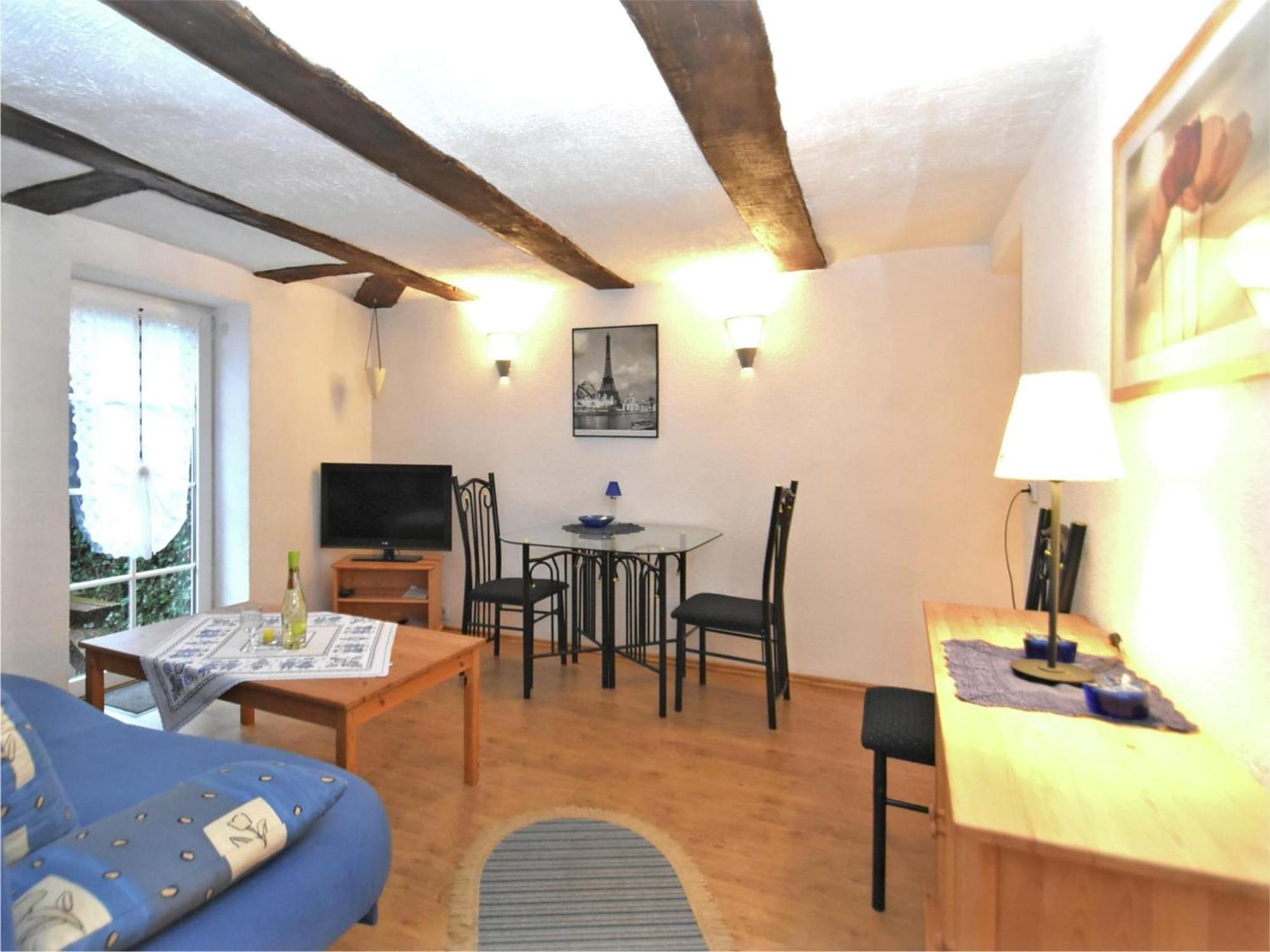 Small Apartment In Hesse With Terrace And Garden Frielendorf Bagian luar foto